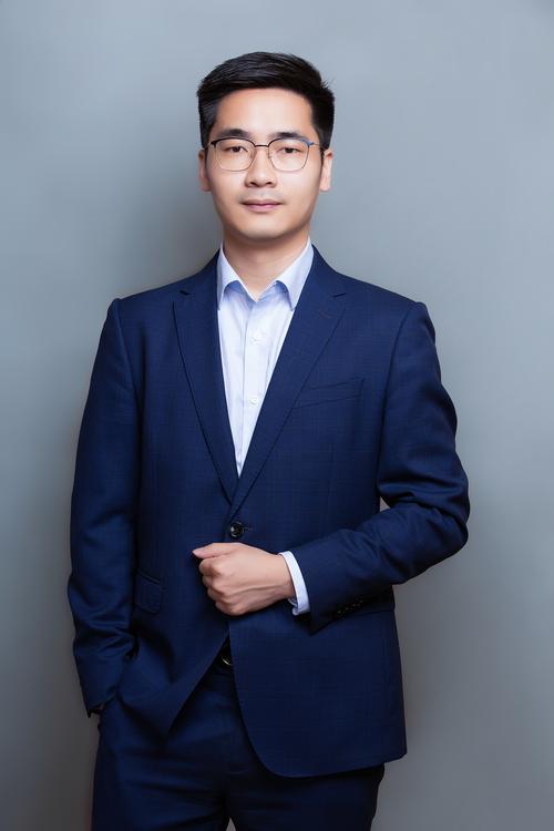 苏均 视觉与舞美负责人